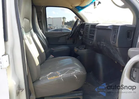 2012 Chevrolet Express 2500 Work Van z USA, uszkodzony, nr VIN 1GCWGFBA4C1176630